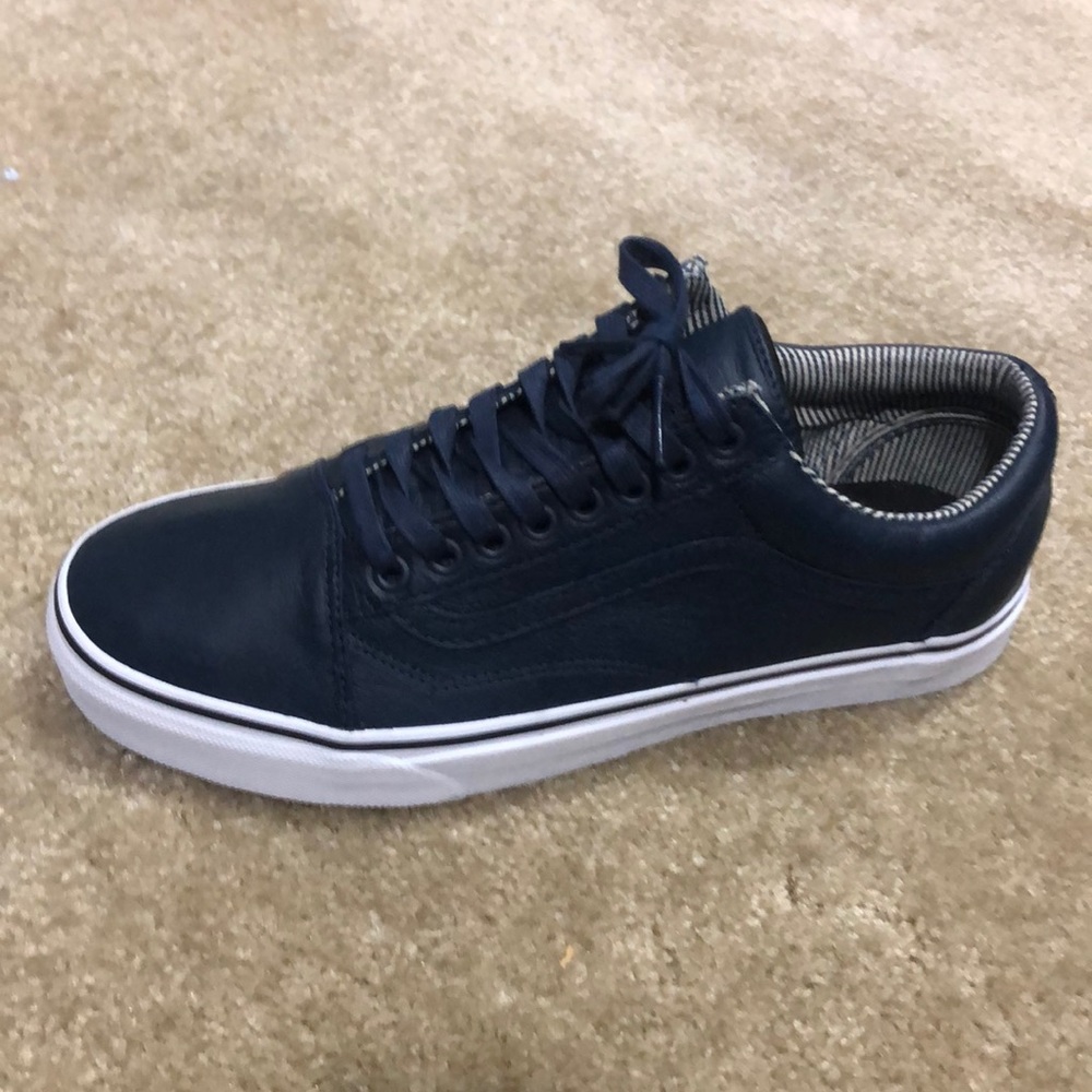 Size 8/10 Vans old skool navy leather pinstripe